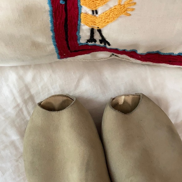 BRYR peep toe clogs - Picture 3 of 5